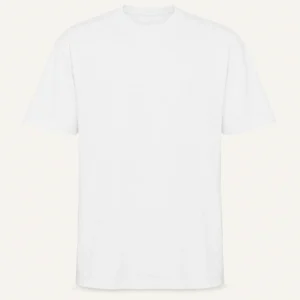 Tricou oversize alb pe fundal crem